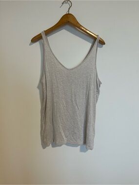 Reitmans Light Gray V-Neck scoop neck reversible Tank